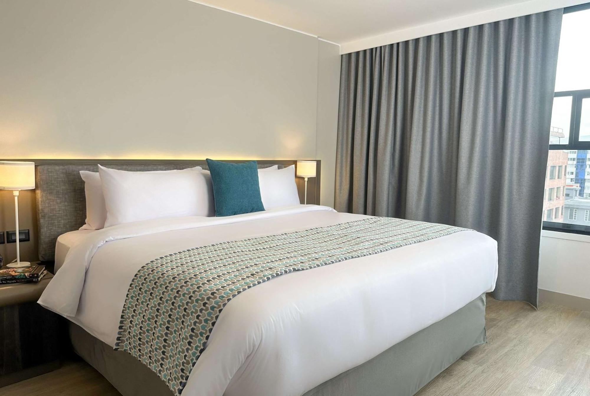 מלון La Quinta By Wyndham קיטו מראה חיצוני תמונה