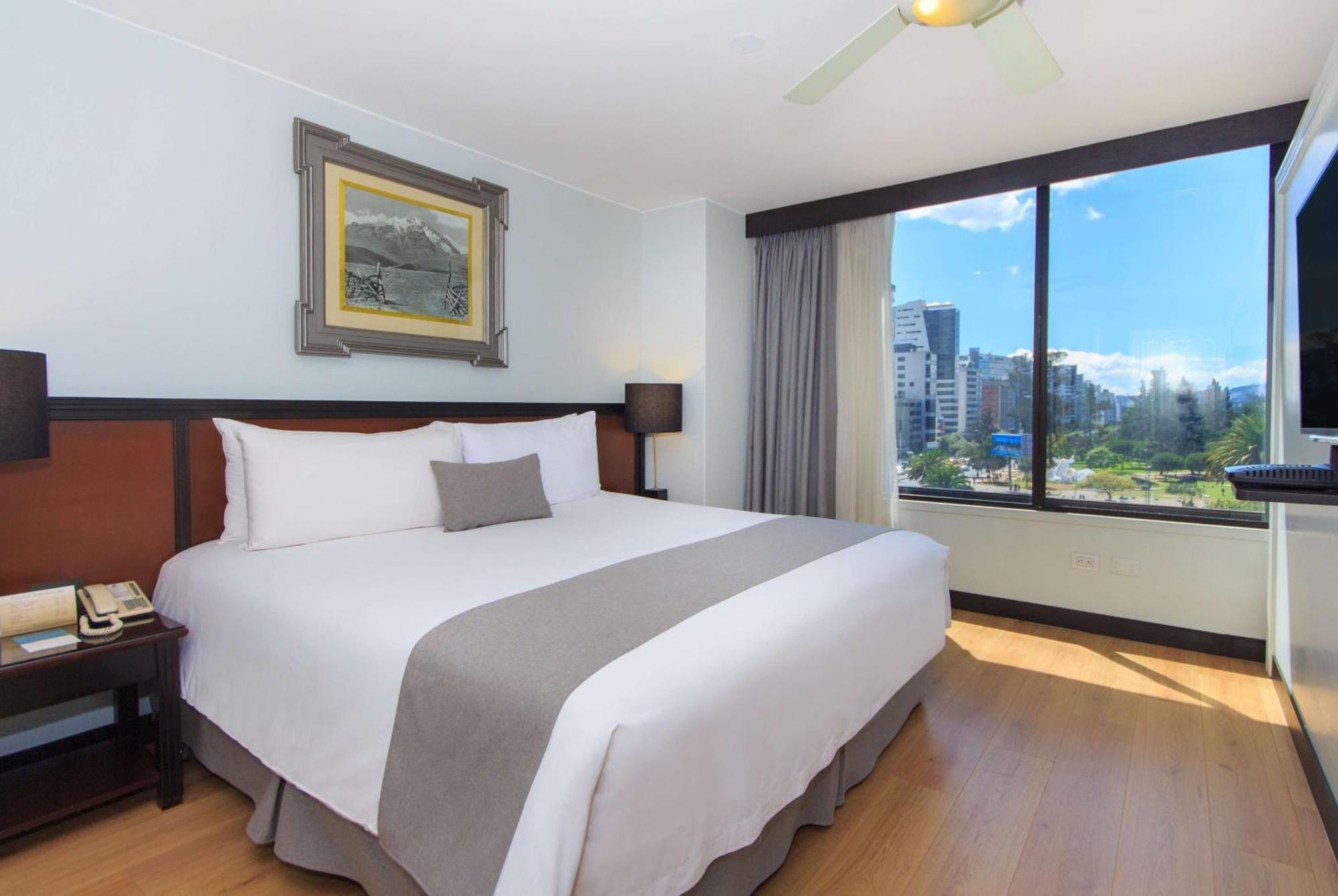 מלון La Quinta By Wyndham קיטו מראה חיצוני תמונה