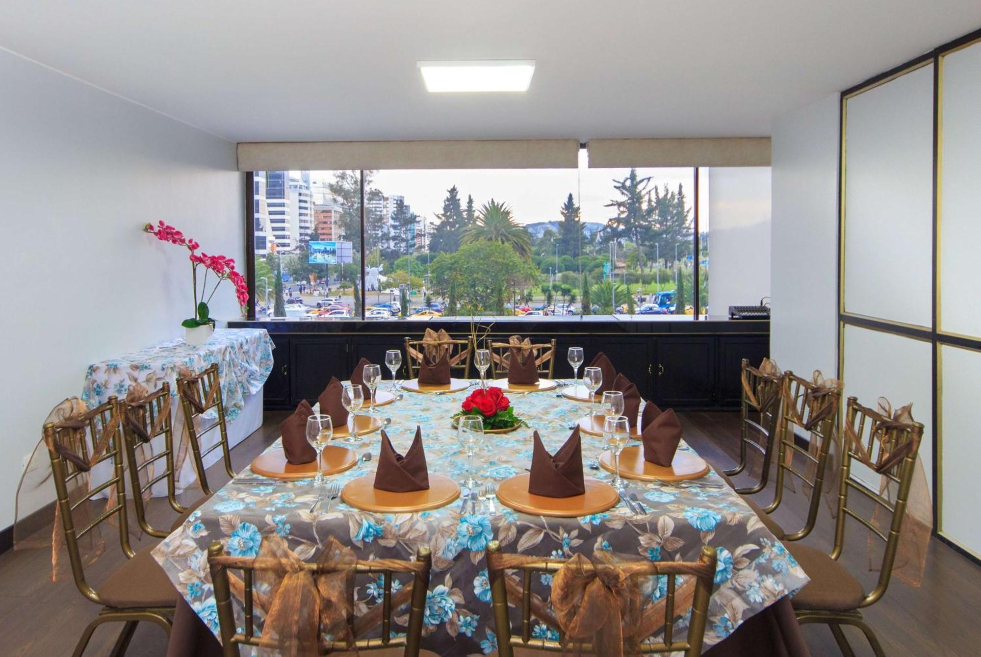 מלון La Quinta By Wyndham קיטו מראה חיצוני תמונה