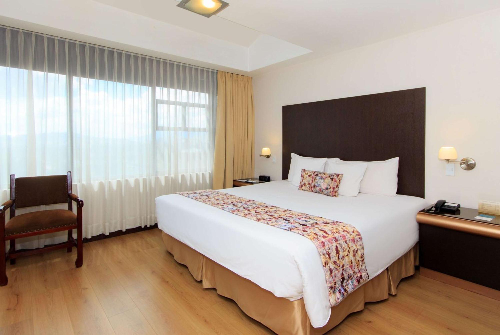 מלון La Quinta By Wyndham קיטו מראה חיצוני תמונה